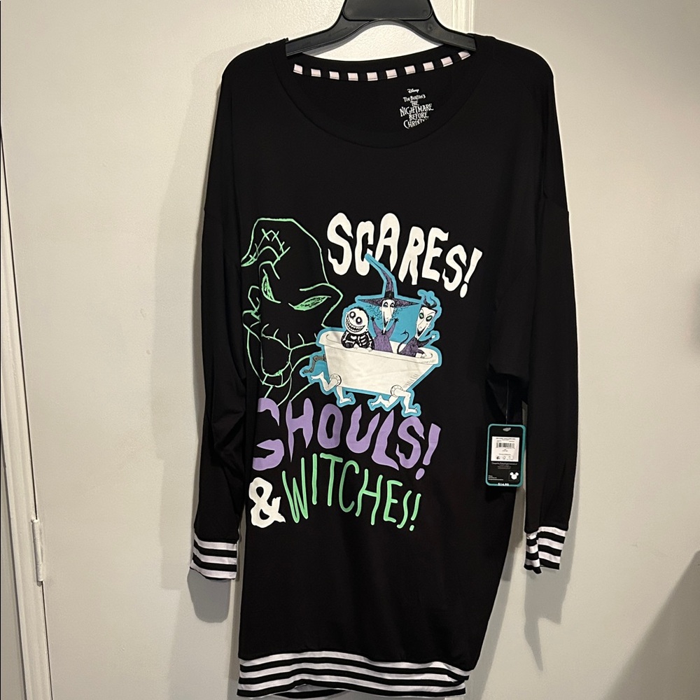 The nightmare before Christmas. Size large nightgown.. Tim Burton.‎ Disney.